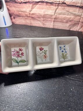 Longaberger Spring Pottery Botanical Fields Sage 3-Divided Dish 31833
